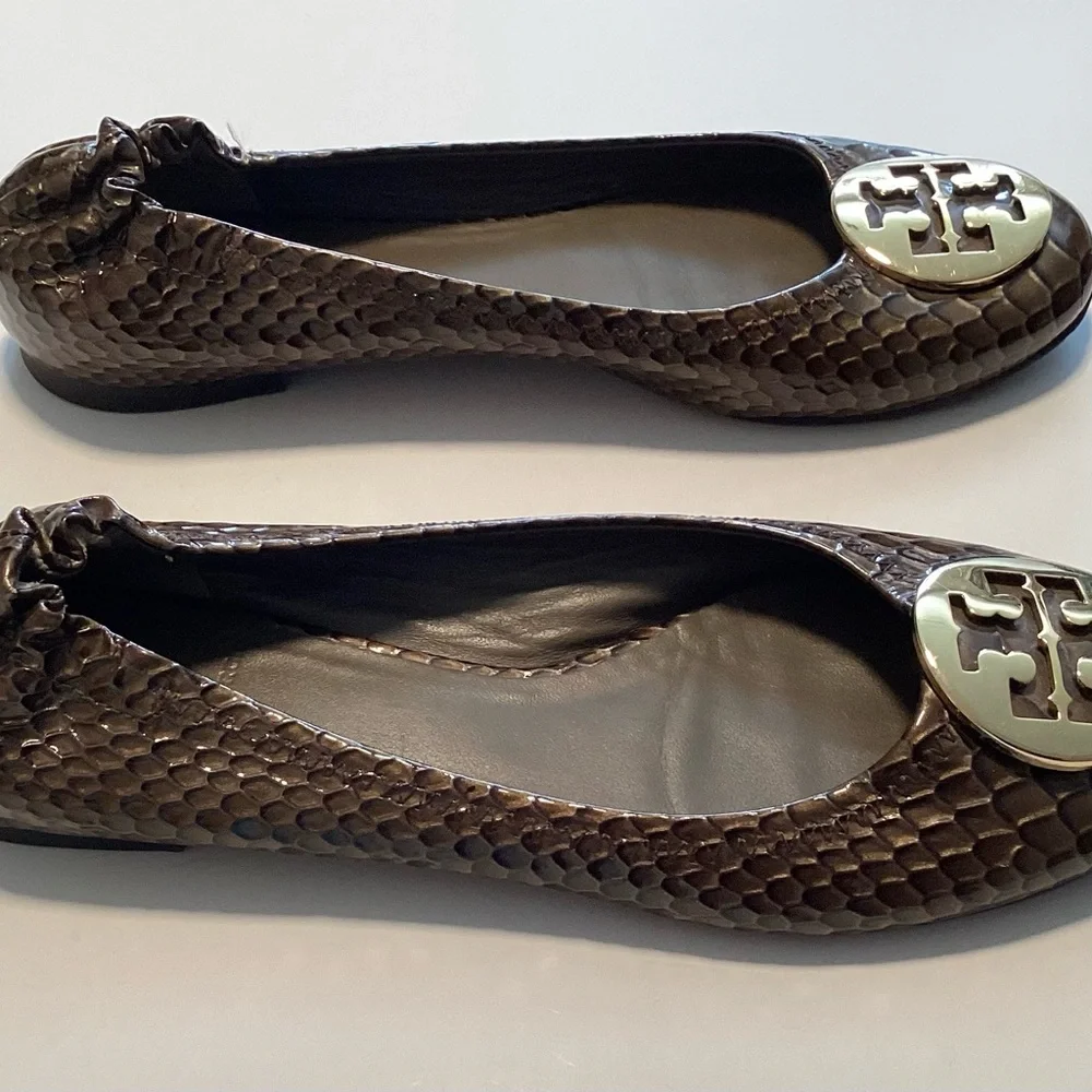 Tory Burch Reva Brown Snake Ballet Flats Gold Logo - Picture 8 of 11